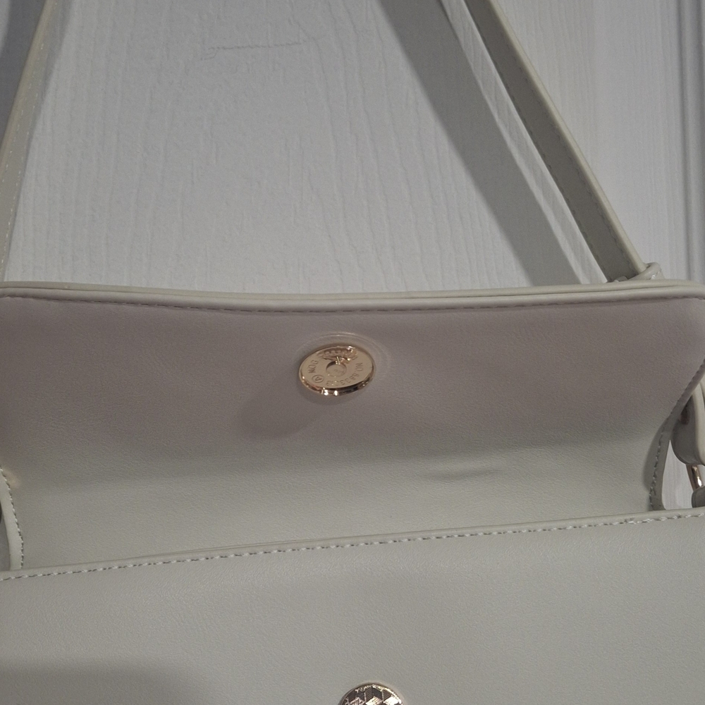 🎄Gluci Elegant White/Eggshell Shoulder Bag🎄 - Picture 5 of 12